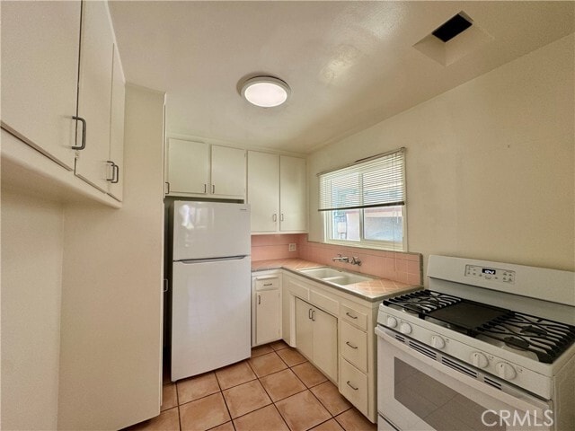 Building Photo - 122 Croft Ave