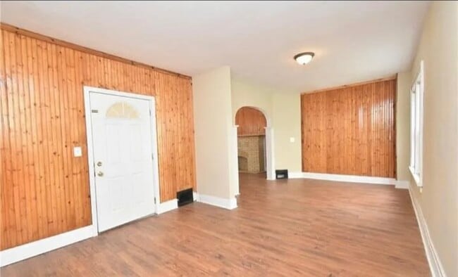 Building Photo - 28 Red Jacket Pky