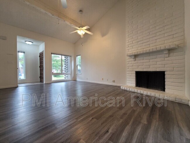 Building Photo - 1723 Avondale Ave