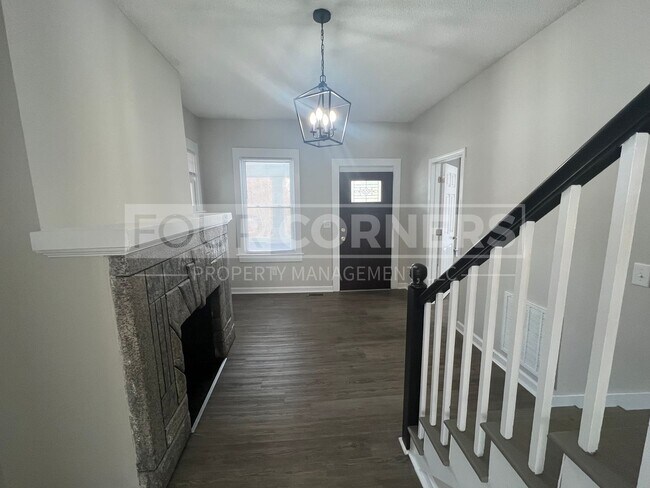 Building Photo - Beautiful 4 Bedroom 3 Bath Home