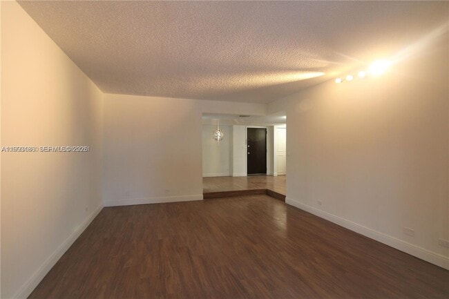 Foto del edificio - 3690 Inverrary Dr