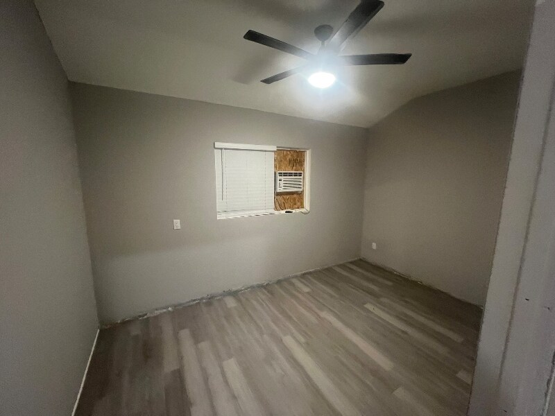Foto principal - 00 N Orange Ave