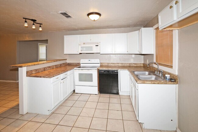 Foto del edificio - 3905 S Tyler St