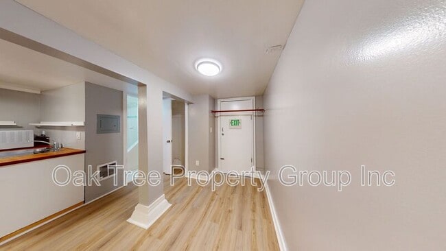 Building Photo - 547 24th St