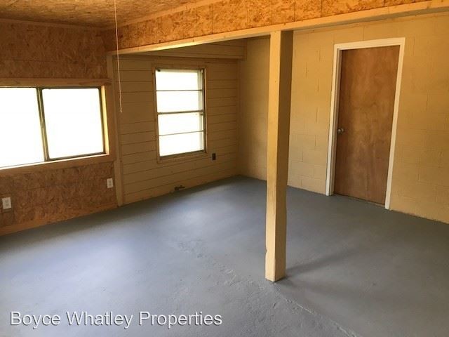 Building Photo - 3 br, 1.5 bath House - 2039 Hall Road