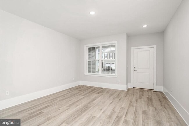 Foto del edificio - 4403 Thompson Dr