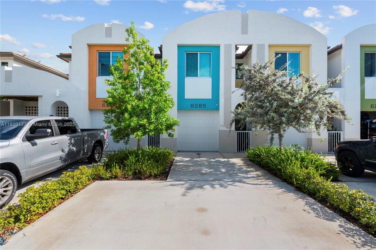 Foto principal - 6285 SW 47th Manor