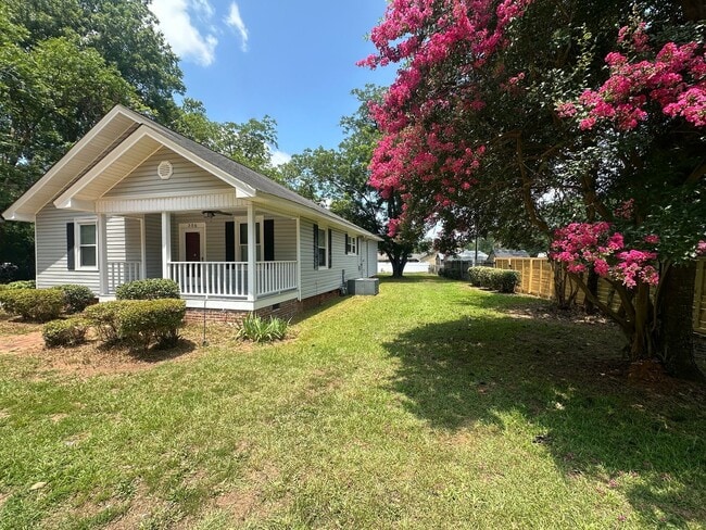 Building Photo - 306 Chinquapin Rd