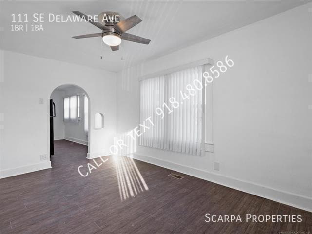 Foto del edificio - 111 SE Delaware Ave