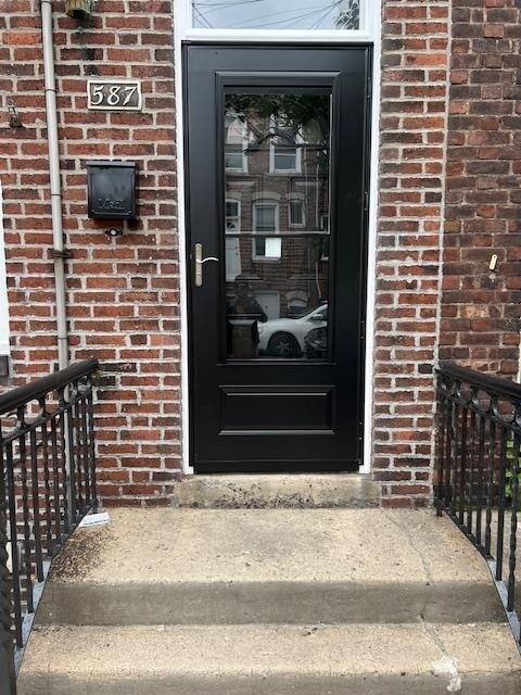 Foto principal - 587 Gregory Ave
