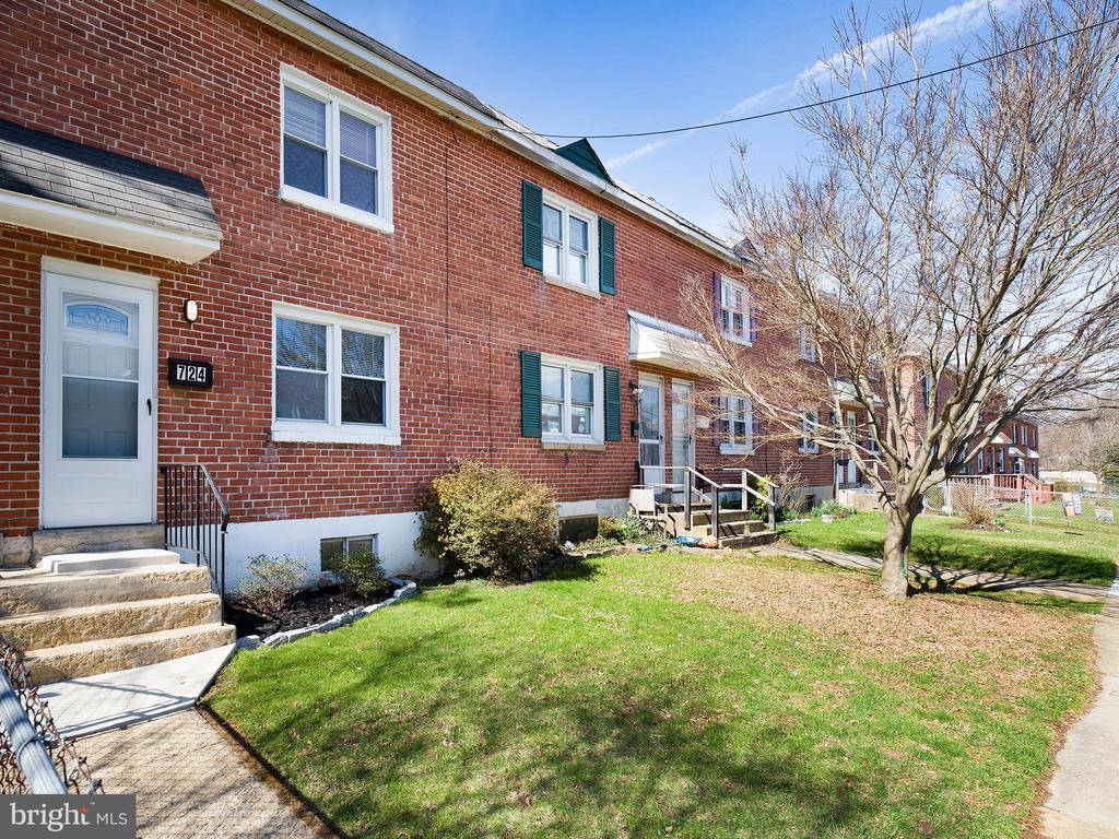 Primary Photo - 724 S Penn St