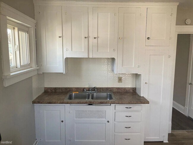 Foto del edificio - 2 br, 1 bath Duplex - 3900 Behrwald Avenue Up