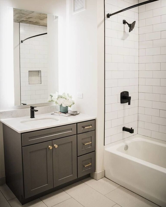 Marlowe Apartments Chicago, IL