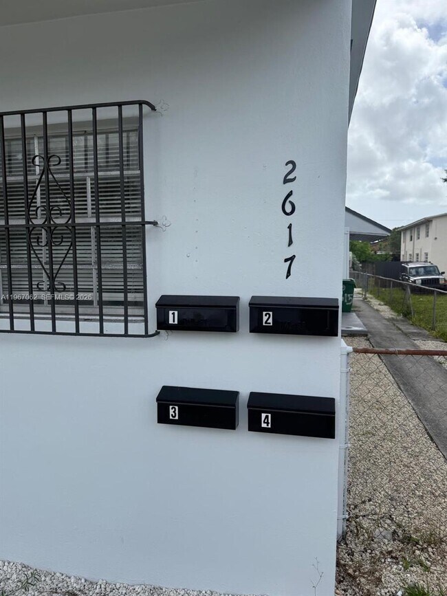 Foto del edificio - 2617 NW 23rd Ave