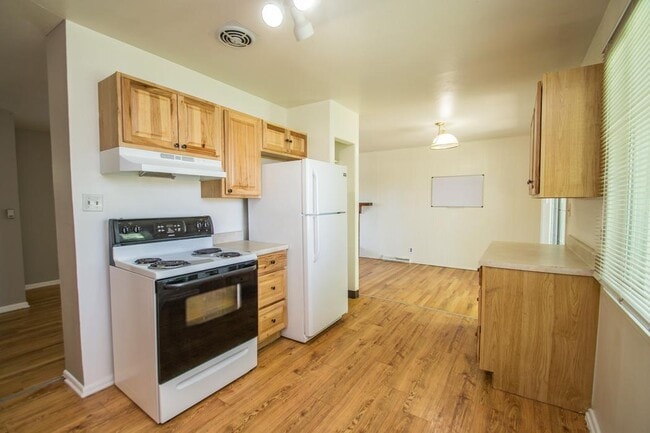 Photo - 3375 Moorhead Ave House