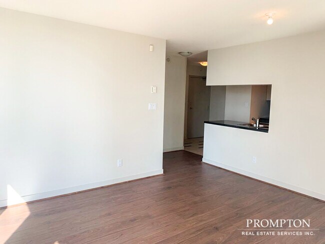Photo du bâtiment - 1408 Strathmore Mews