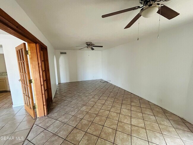 Foto del edificio - 805 Chile Pl