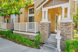 Building Photo - 4902 Hibernia Dr