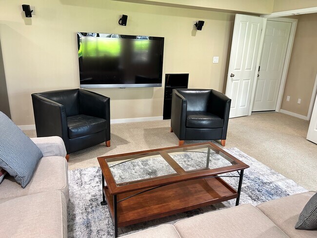 Foto del edificio - 2700 Oakmont Ct