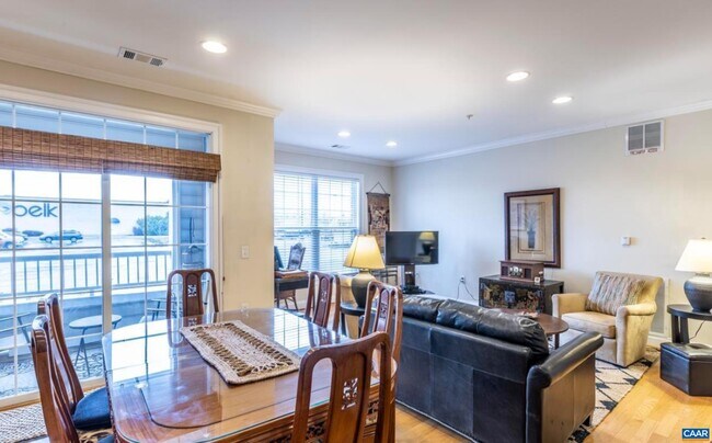 Foto del edificio - 1051 Glenwood Station Ln