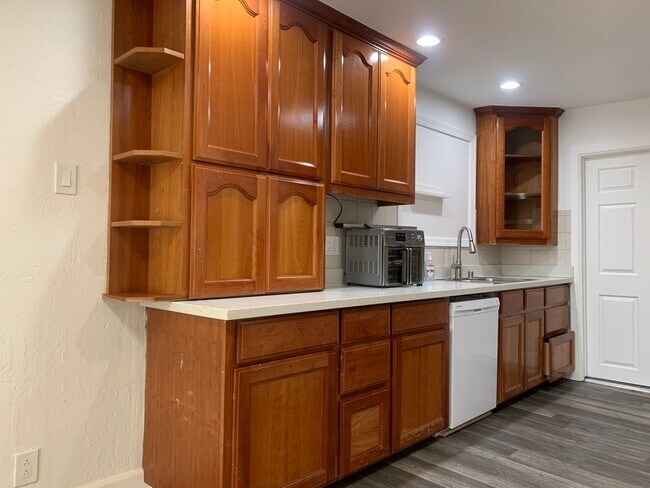 Building Photo - 829 Folsom Ave, Hayard, CA 94544