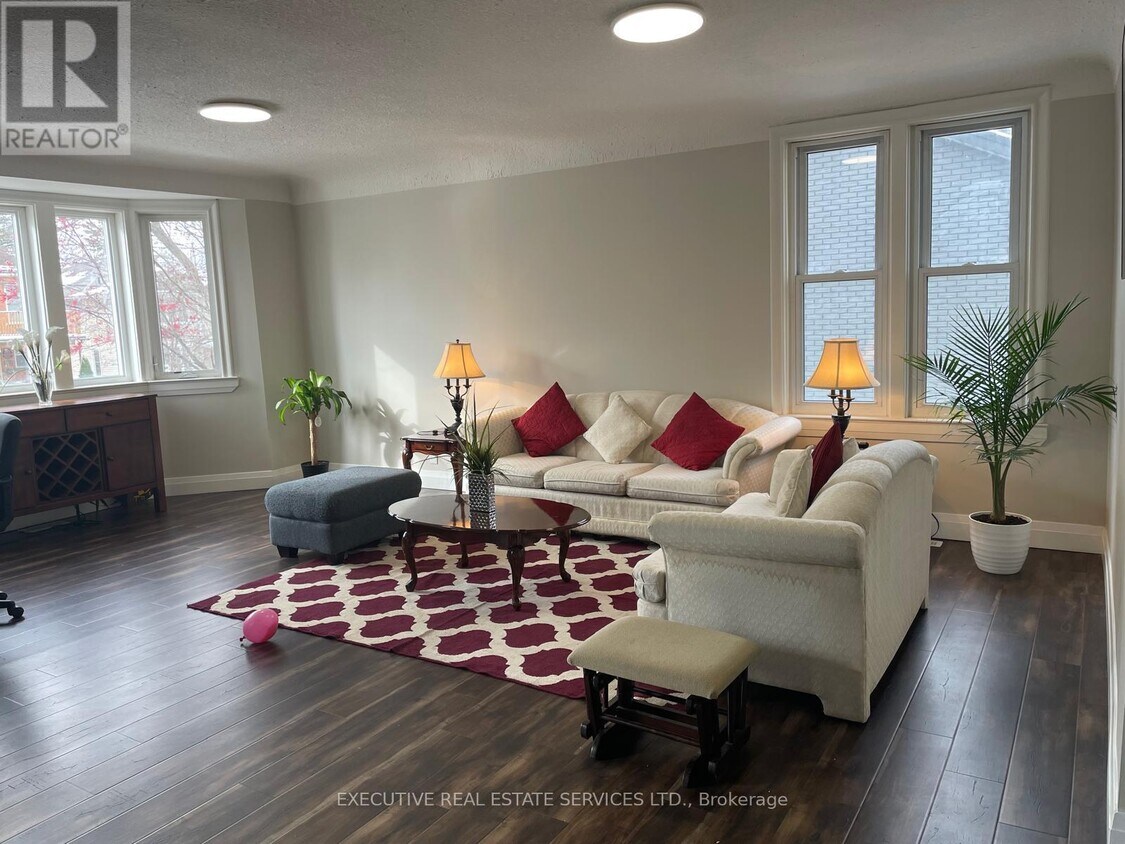 Photo principale - 1167 Queenston Rd