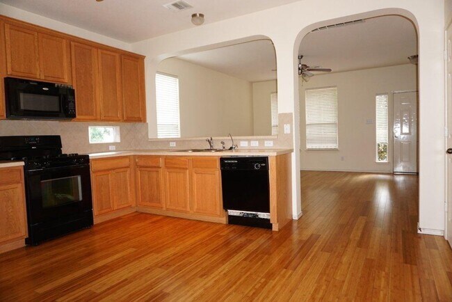 Building Photo - 1603 Rockland Dr