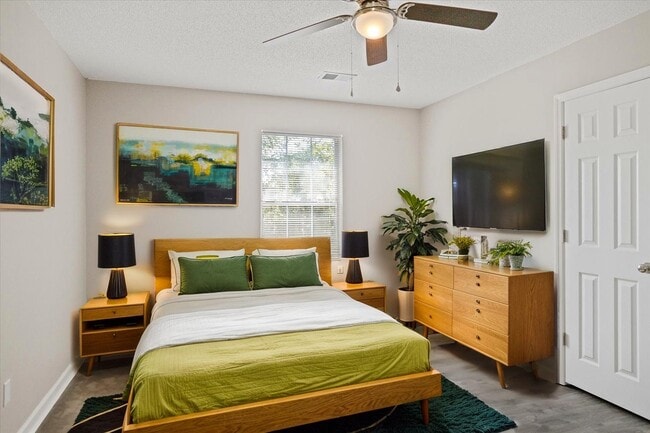 Building Photo - Briarwood Apartments