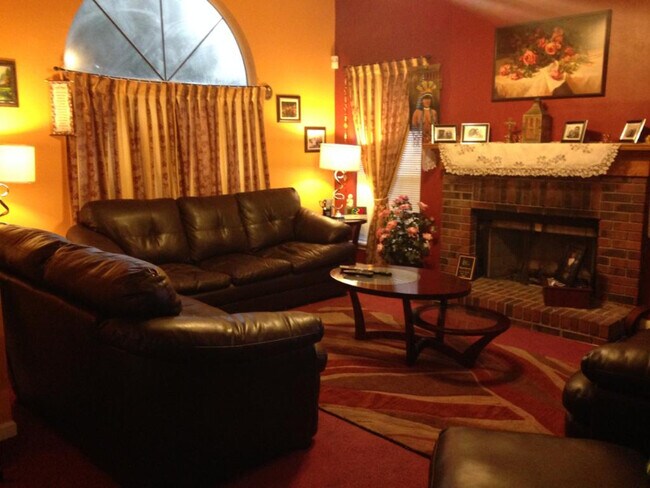 Foto del edificio - 1220 Bradford Ridge Ln