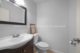 Building Photo - 1351 Royal Way