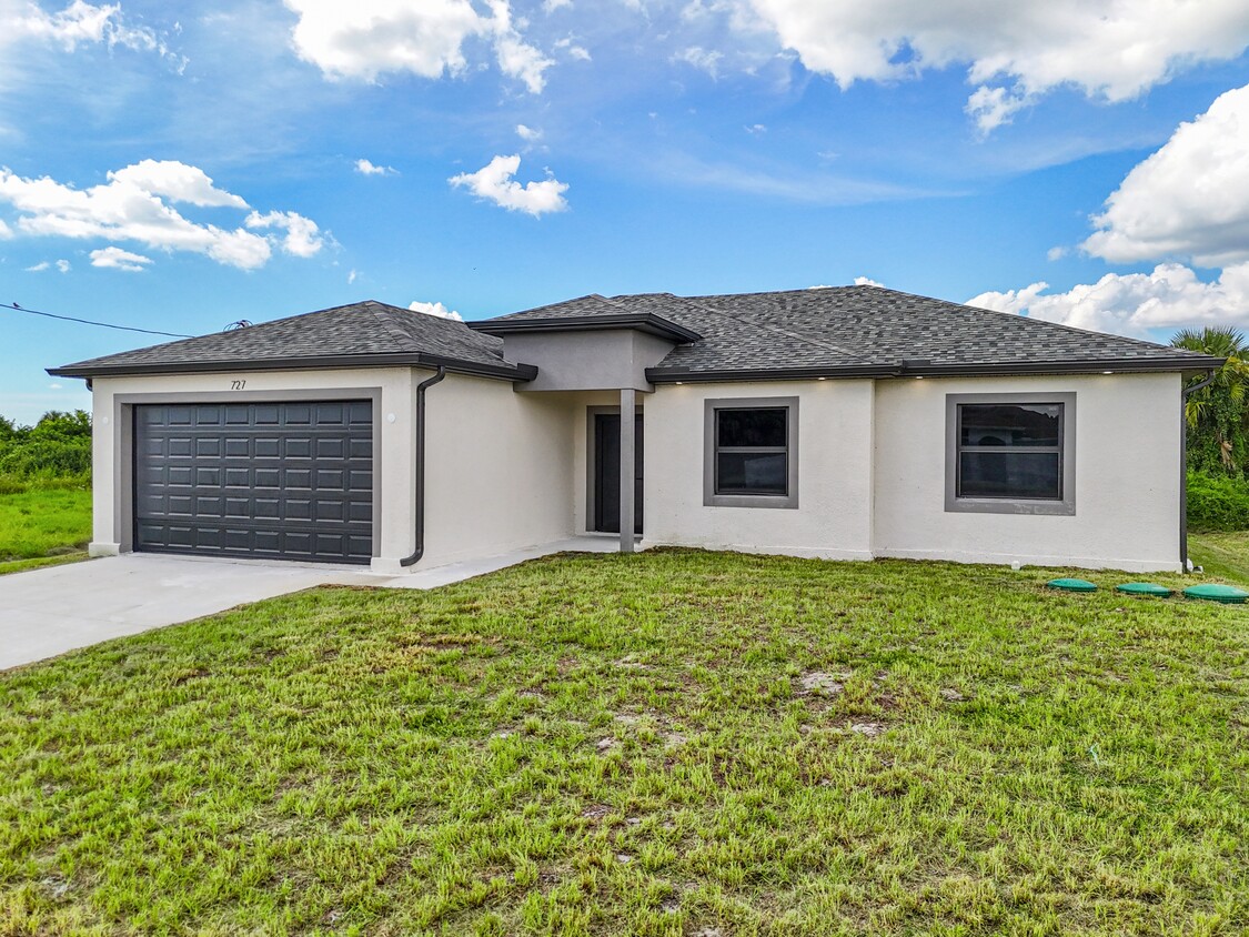 Photo - 727 Cane St E (Lehigh Acres, FL)