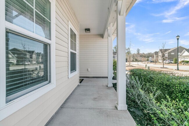 Building Photo - Gorgeous, Open Concept 4 Bedroom Home for Rent in The Pointe at Rhodes Crossing – West Ashley