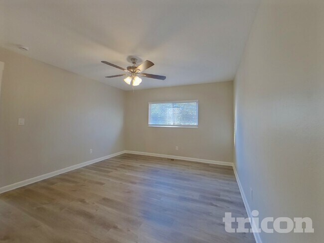 Foto del edificio - 7623 Safari Cir