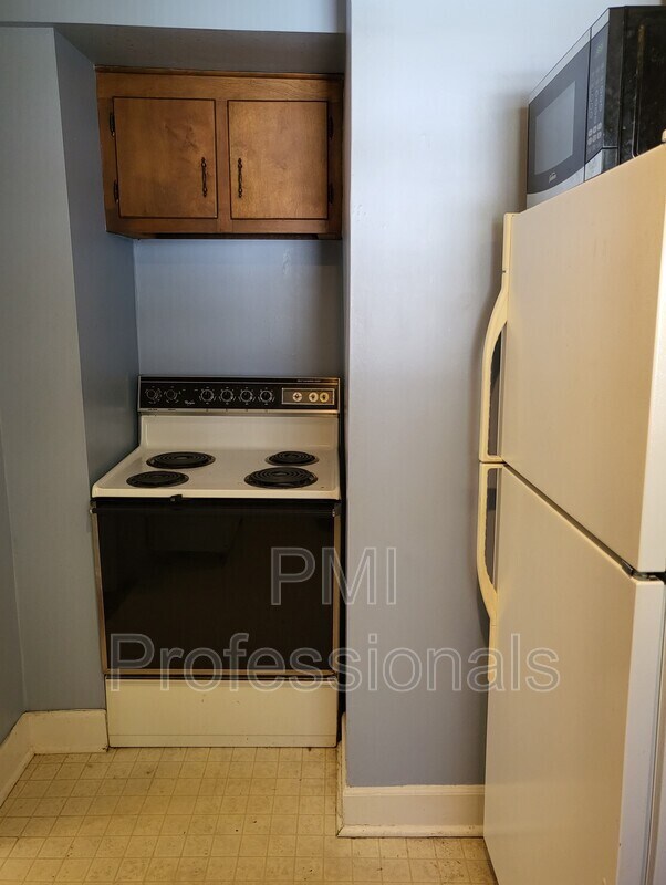 Building Photo - 909 E Lytle St