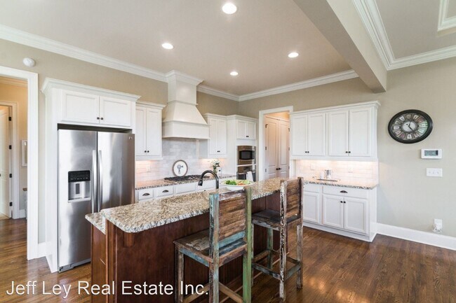 Building Photo - 5 br, 4 bath House - 192 Barlow Dr