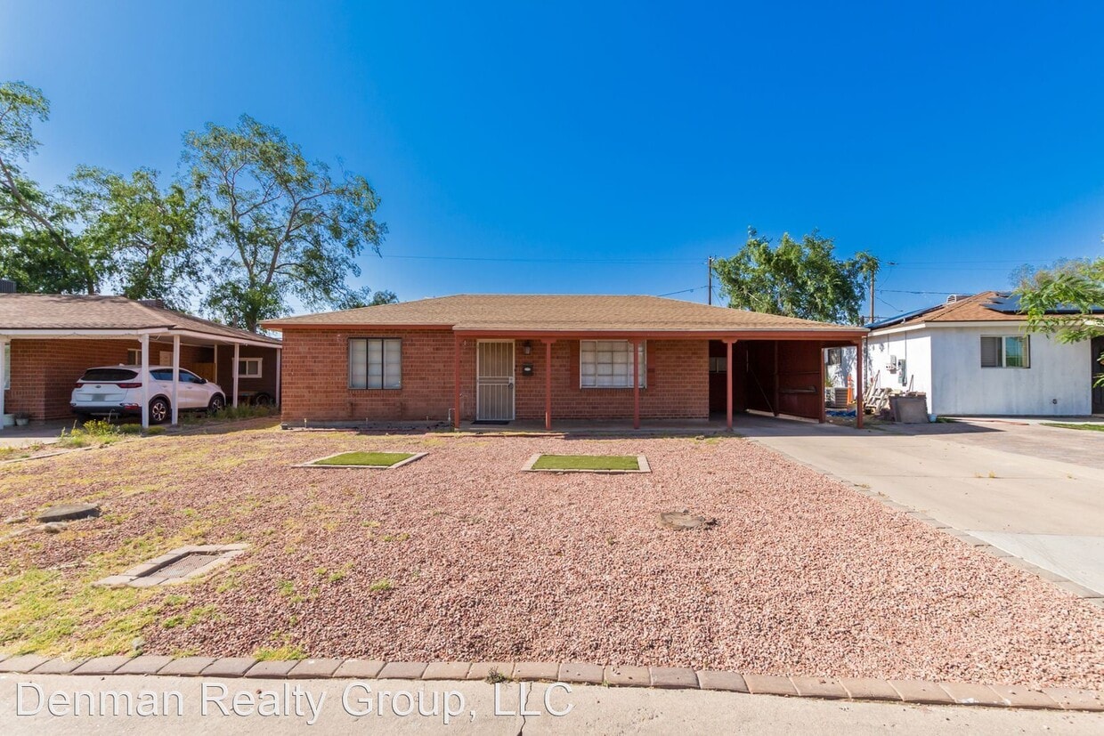 Primary Photo - 2 br, 1 bath House - 2330 W. Weldon Ave.