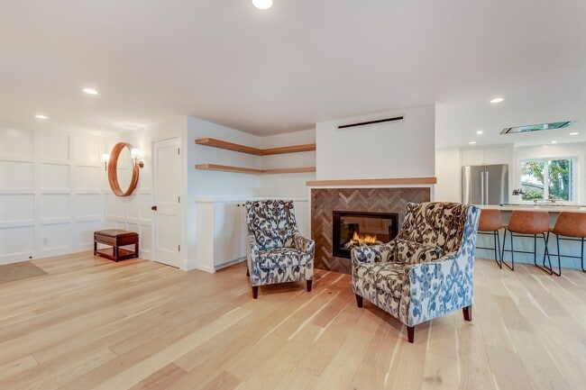 Building Photo - Space to Live, Host, and Breathe, All With a View of the Sound