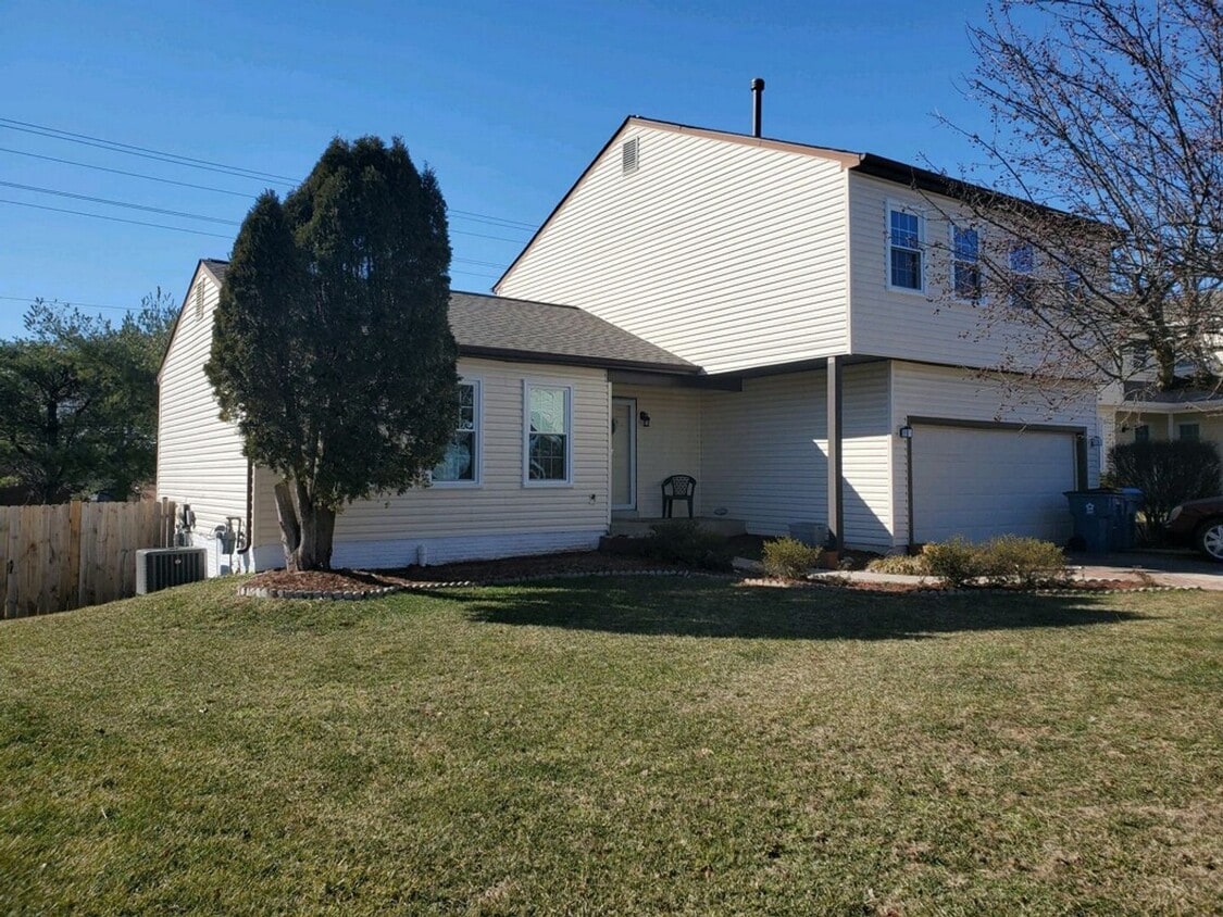 Foto principal - Spacious Home with Great Amenities minutes...