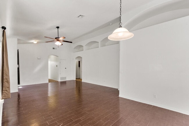 Building Photo - 14242 John Scagno