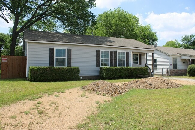 Photo - 1237 Centerville Rd House
