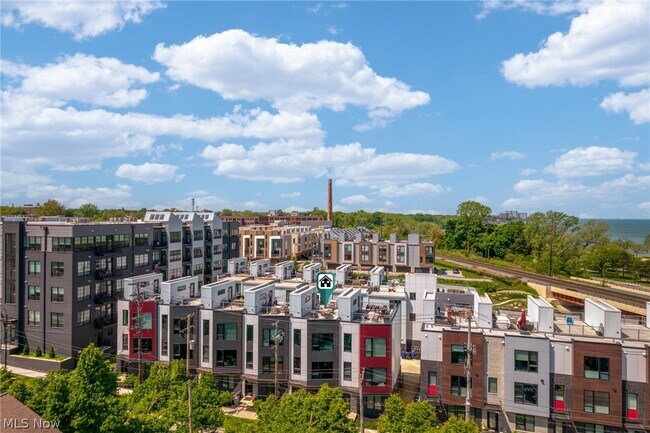 Foto del edificio - 1240 W 70th St