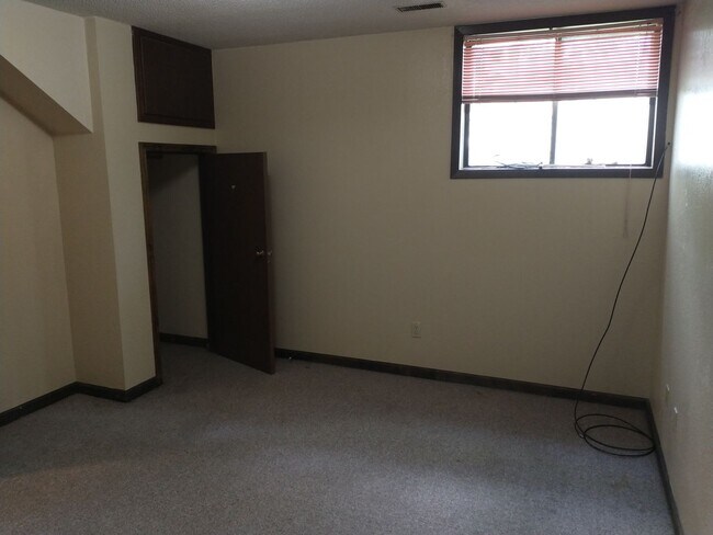 Building Photo - Chapel Heights