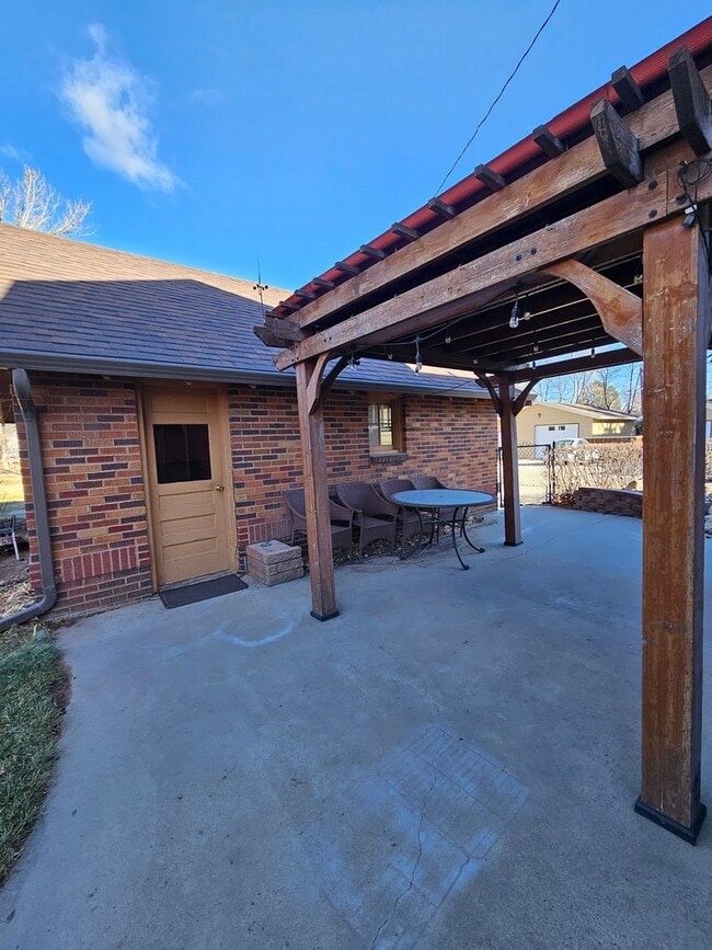 Building Photo - 4 BED | 2.5 BATH | DOUBLE GARAGE | WEST RAPID | FURNISHED
