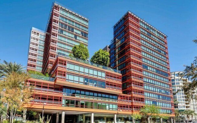 Foto del edificio - 4808 N 24th St