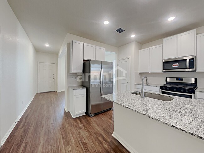 Building Photo - 380 Aspen Waters