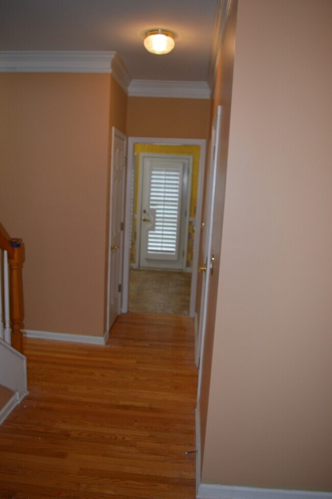 Building Photo - 1056 Dalby Way