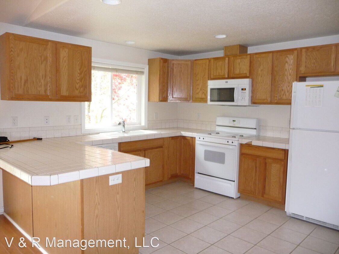 Primary Photo - 3 br, 2 bath House - 1255 Satara Ave NW