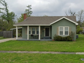 Building Photo - 138 Richard St