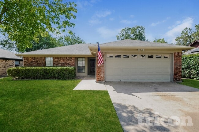 Building Photo - 537 Greenway Dr