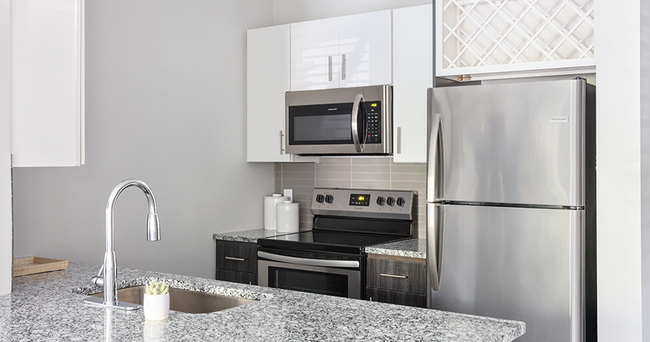 Foto del edificio - The Adley Lakewood Ranch Waterside Apartments